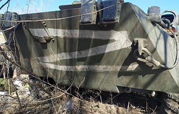 Украинские воины подбили московитский БТР с крадеными ноутбуками и деньгами
