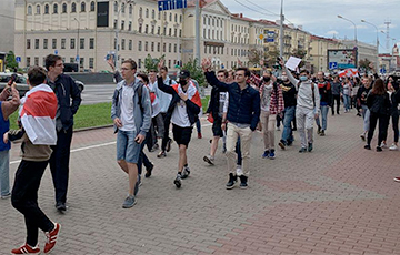 Колонна студентов БНТУ выдвинулась в центр Минска