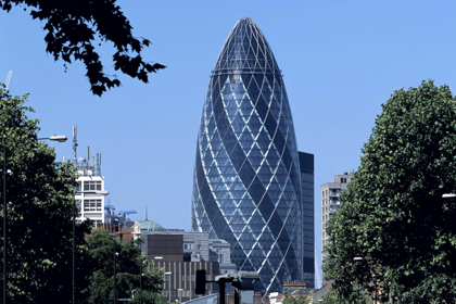 СМИ сообщили об эвакуации посетителей из небоскреба «Огурец» в Лондоне
