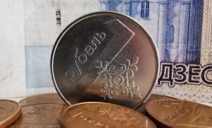 Рубль продолжает неуклонно падать