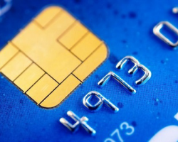 Банки Беларуси перейдут на выпуск чиповых карт