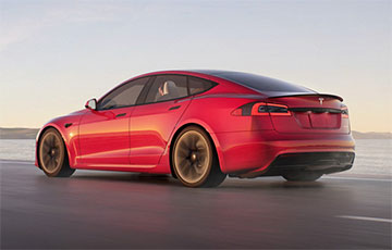 Reuters: Спрос на автомобили Tesla падает