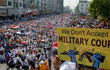 Ко всеобщей забастовке в Мьянме присоединились миллионы человек