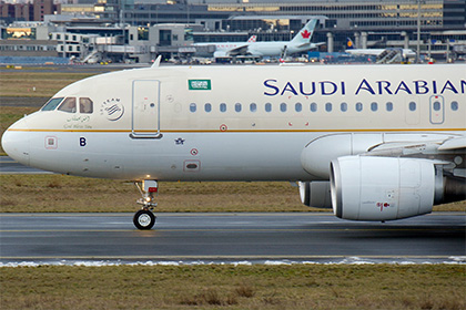 Саудовский пилот посадил пассажирский лайнер после смерти командира экипажа