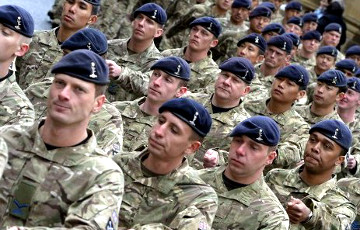 Британия направит еще 125 военных инструкторов в Ирак