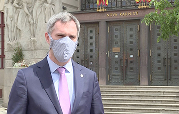 Мэр Праги: Почему посольство РФ бежит в сторожку с площади имени бывшего вице-премьера?