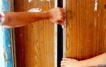 Жильцы трех домов в Гродно платили за техобслуживание несуществующих лифтов