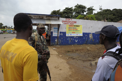 В Либерии обстреляли пытающихся покинуть район заражения Эболой