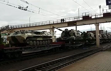 Видеофакт: Колонна российских танков в Орше
