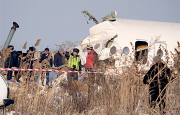Появилась аудиозапись переговоров экипажа разбившегося в Казахстане самолета