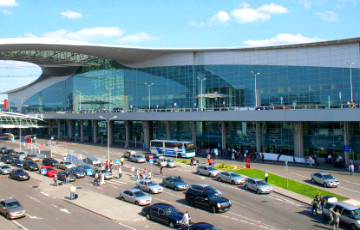 В московских аэропортах без видимых причин начались массовые задержки рейсов