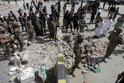 В результате взрыва автомобиля в Пакистане погибли семь человек