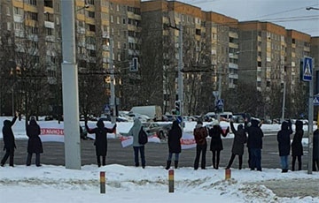 Красный Бор и Каменная Горка вышли на протесты в Минске