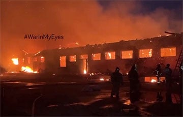 В Донецке горит очередной военный склад