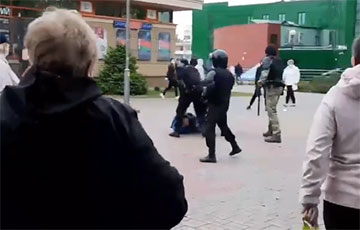 В Гродно горожане отбили у милиции протестующего