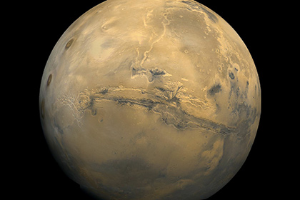 Показаны снимки потенциально обитаемых озер на Марсе