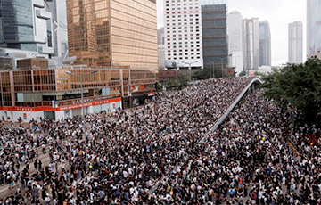 Власти Гонконга пошли на уступки протестующим против закона об экстрадиции