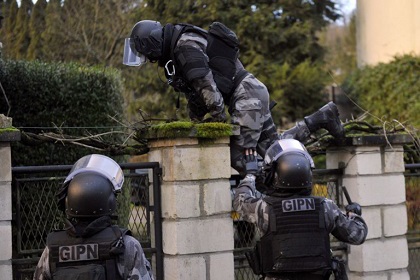 Прокуратура Парижа опровергла информацию о гибели людей в полицейской операции