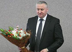 Председатель гомельского облисполкома Дворник подарил бриллиант Алле Цупер