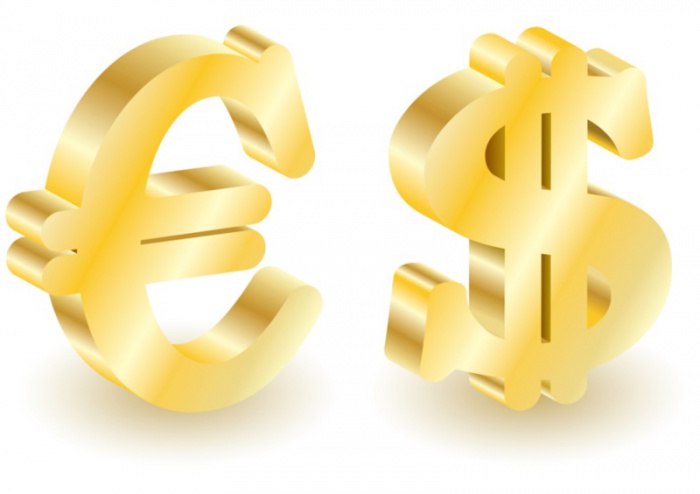 Доллар снизился, евро вырос