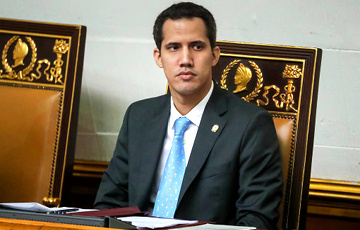 Лидер оппозиции Венесуэлы объявил себя временным президентом