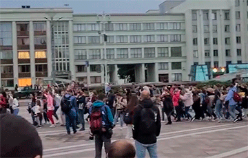 Видеофакт: Атмосфера на площади Независимости в Минске