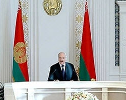 Лукашенко потребовал вывести «Белкоопсоюз» из «финансовой ямы»