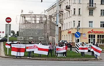 В Минске Заводской район начал собираться в цепь солидарности