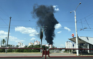 В Минске на улице Гурского серьезный пожар