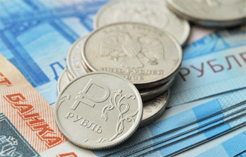Российский рубль обвалился до минимума за полгода