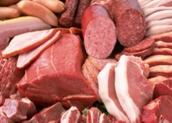 В тайнике туравтобуса в Беларусь пытались ввезти 350 килограмм мяса