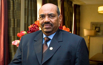 Экс-диктатор Судана Омар аль-Башир сознался в коррупции