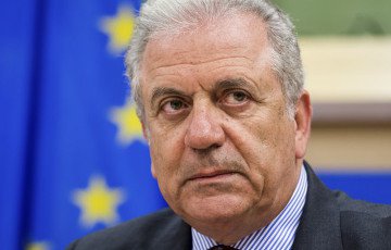 Еврокомиссар по миграции признал, что ЕС не справляется с наплывом беженцев