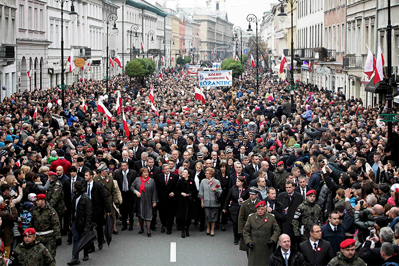 Жители Варшавы вышли на Марш независимости (Видео)