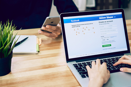 Facebook потребовала от «Золотой короны» отдать домен facebook.ru