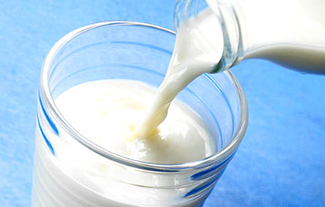 Россию предупредили о перебоях с молоком в магазинах, школах и детсадах