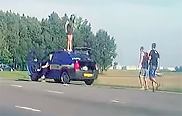 Видеофакт: На трассе Минск – Гродно пассажирка станцевала на крыше такси
