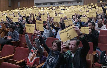 Мировые деятели культуры призвали освободить Олега Сенцова