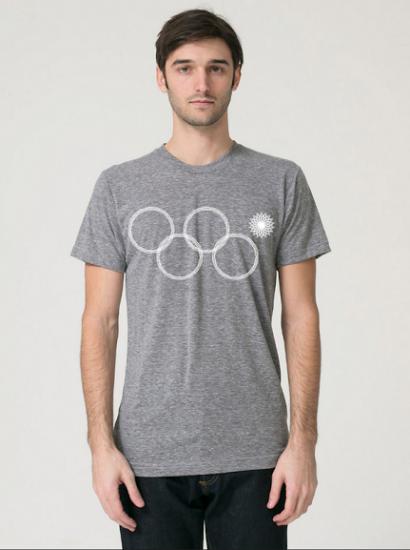 В США выпустили футболки с четырьмя олимпийскими кольцами