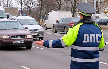 В Минске  ГАИшник отогнал автомобиль на стоянку, а с владельца потребовали оплату эвакуации
