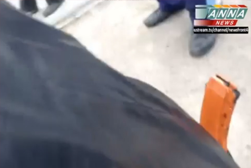 «Мирные протестующие» в Мариуполе вооружены автоматами Калашникова