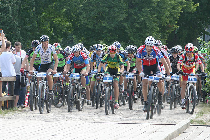 700 велосипедистов проехали марафон на Августовском канале