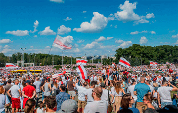 Белорусы готовятся выйти на улицы на День Воли