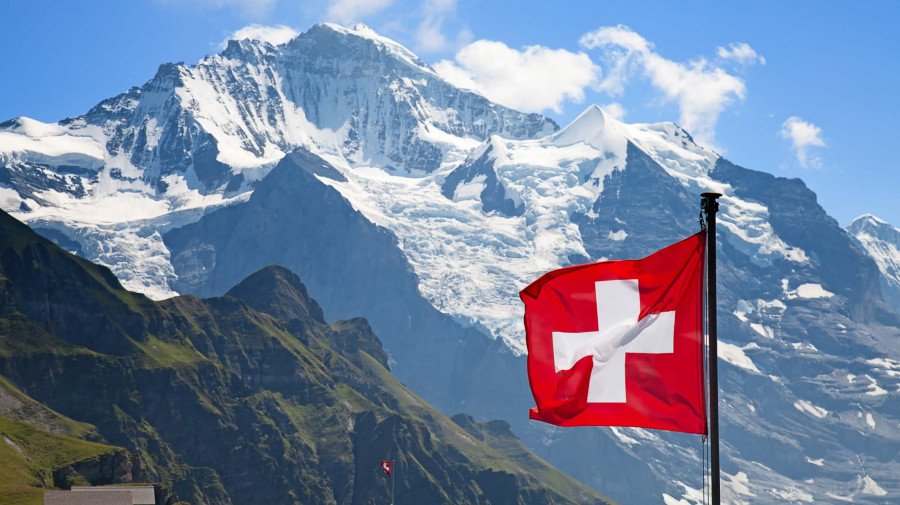 Швейцария, всегда остававшаяся нейтральной, присоединилась к европейским санкциям