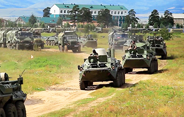 На границе Беларуси с Украиной заметили странную концентрацию военной техники