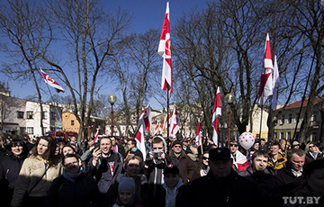 В Бресте сотни человек вышли на празднование юбилея БНР