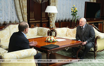 Лукашенко обсудил с кумом Путина выборы в Украине