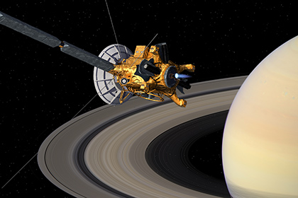 Показан снимок кратера на борозде Гелор Сатурна IV