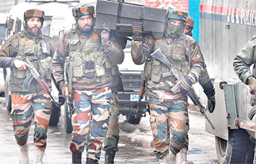 Индия и Пакистан возобновили военные действия в Кашмире