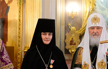 В РФ у монахини, управляющей гостиницами РПЦ, нашли Mercedes за $135 тысяч